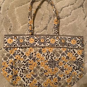 Vera Bradley large tote